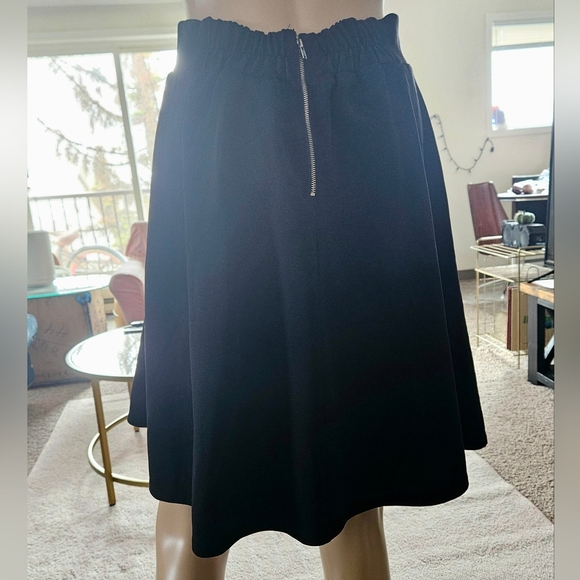 Black Short Skater A-Line Skirt - Picture 3 of 7